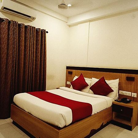 Prayana Hotels Kochi Exterior foto