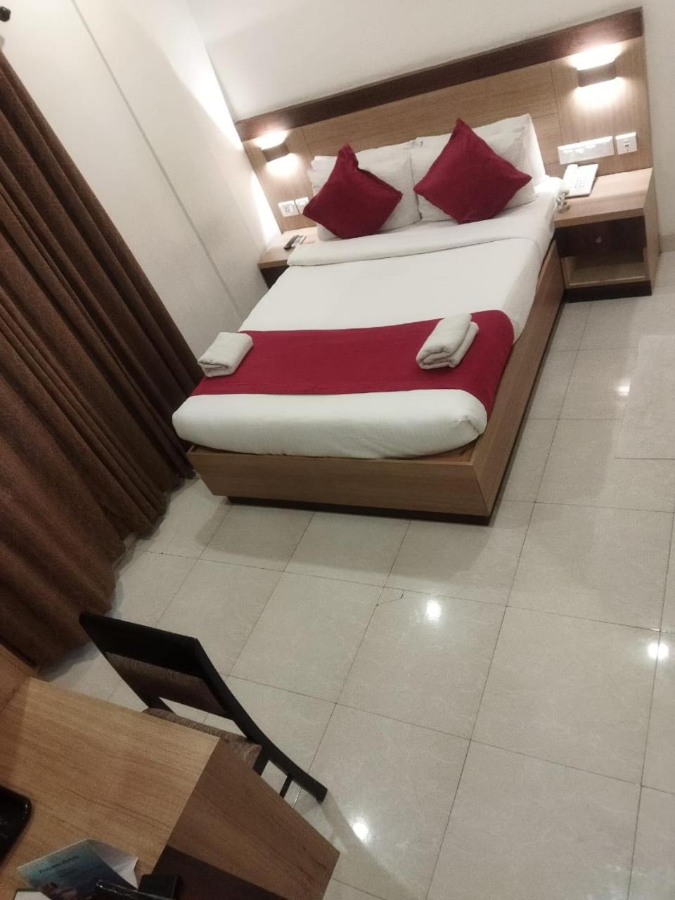 Prayana Hotels Kochi Exterior foto