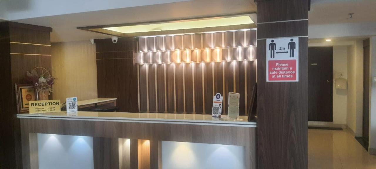 Prayana Hotels Kochi Exterior foto