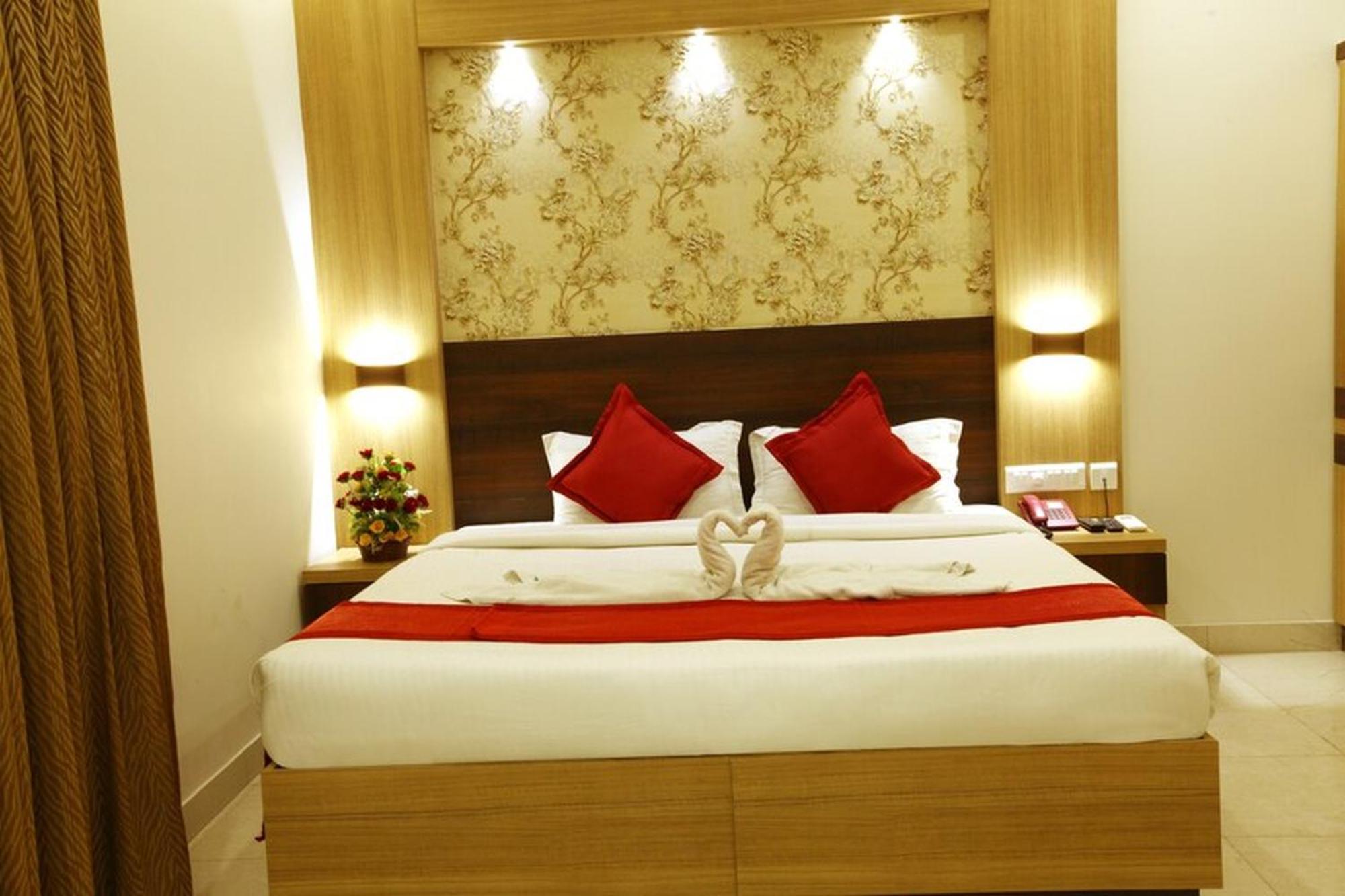 Prayana Hotels Kochi Exterior foto