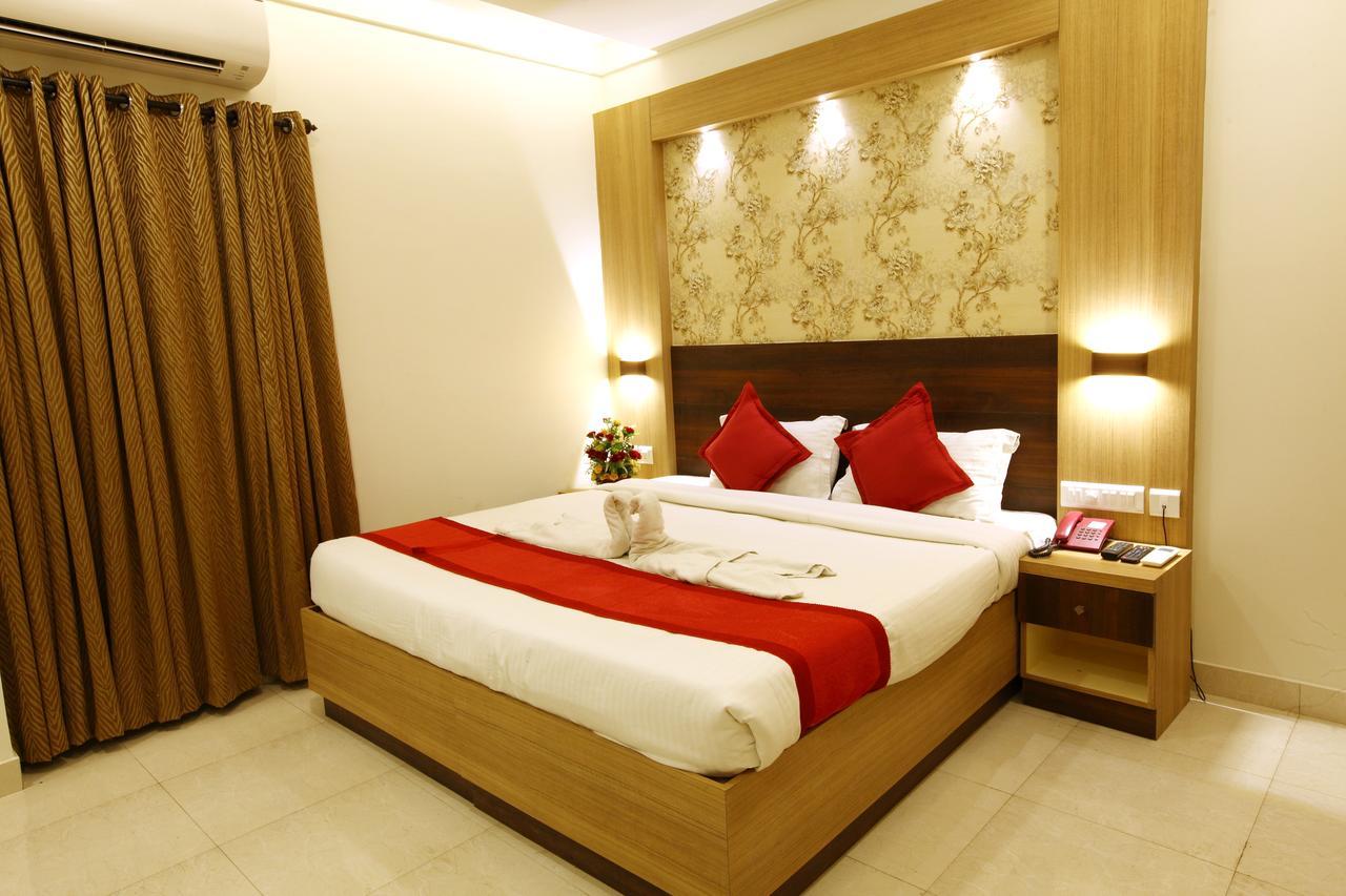 Prayana Hotels Kochi Exterior foto