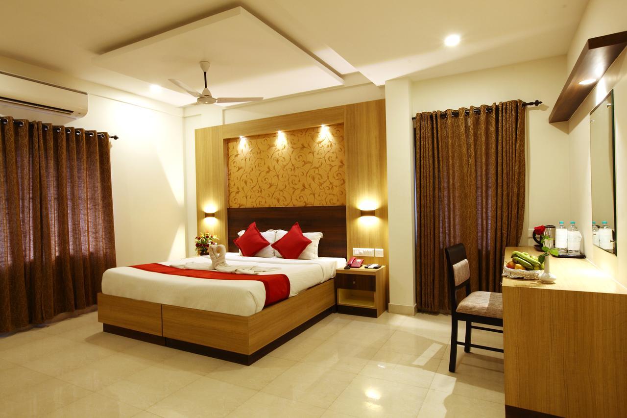 Prayana Hotels Kochi Exterior foto